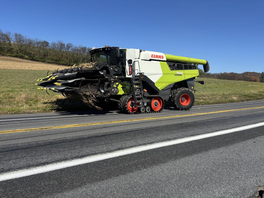 Image of CLAAS Lexion 7400TT Image 1