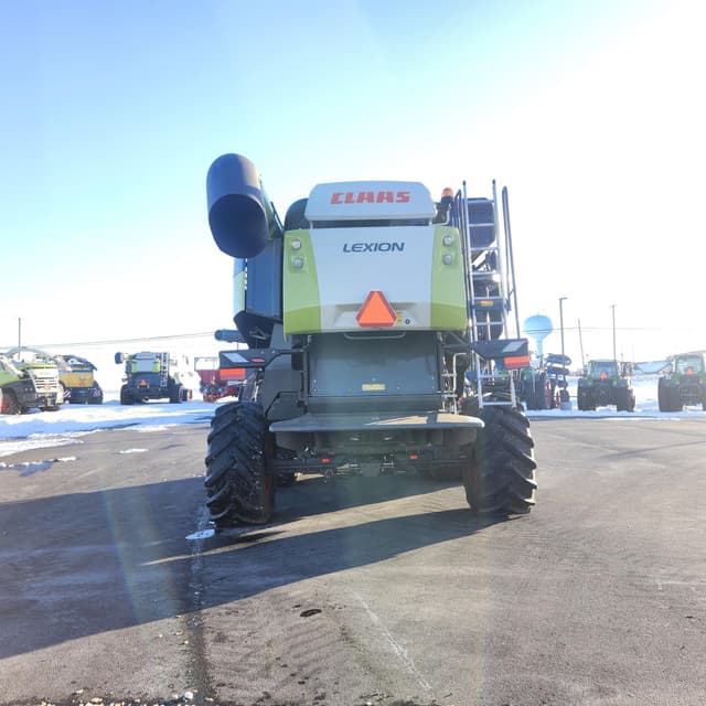 Image of CLAAS Lexion 7400TT equipment image 3