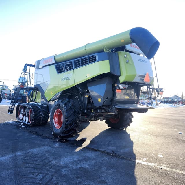 Image of CLAAS Lexion 7400TT equipment image 2