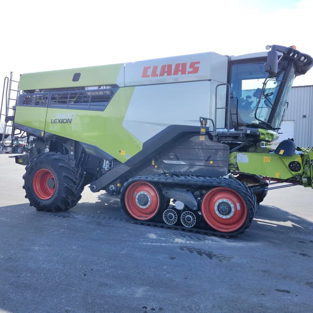Image of CLAAS Lexion 7400TT equipment image 3