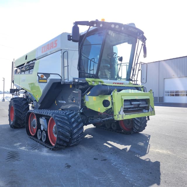 Image of CLAAS Lexion 7400TT equipment image 2