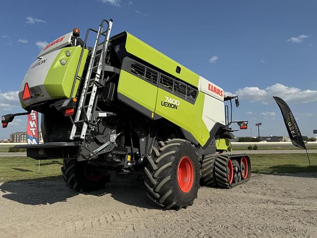 Image of CLAAS Lexion 7400TT equipment image 3