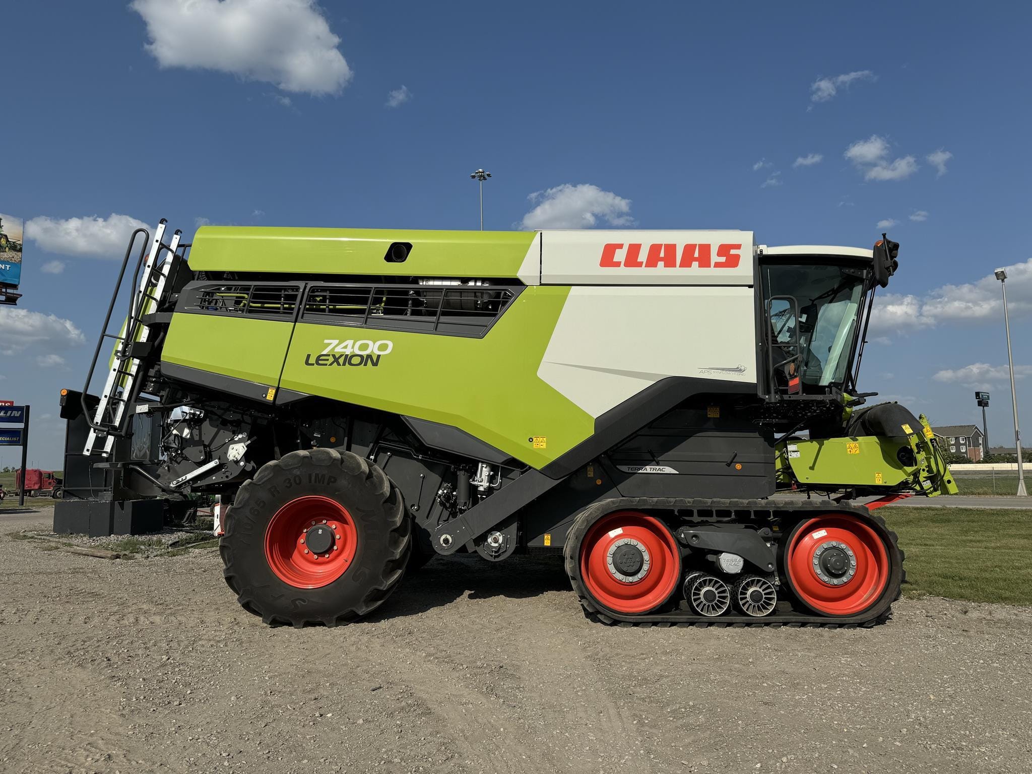Main image CLAAS Lexion 7400TT
