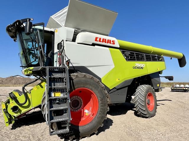 Image of CLAAS Lexion 7500 equipment image 2