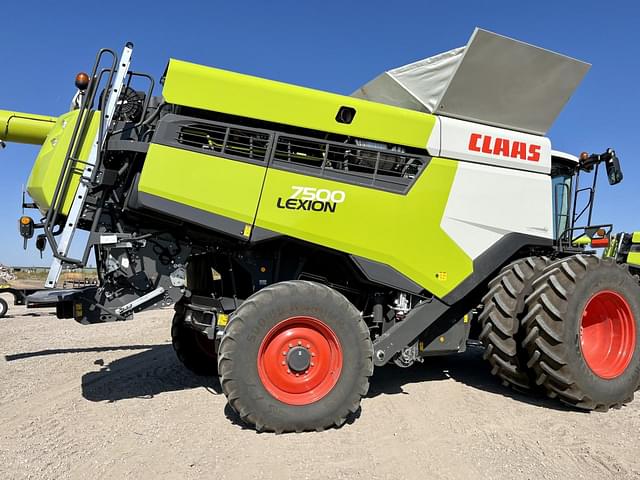 Image of CLAAS Lexion 7500 equipment image 1