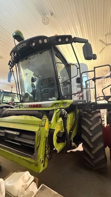 Image of CLAAS Lexion 8600 equipment image 1