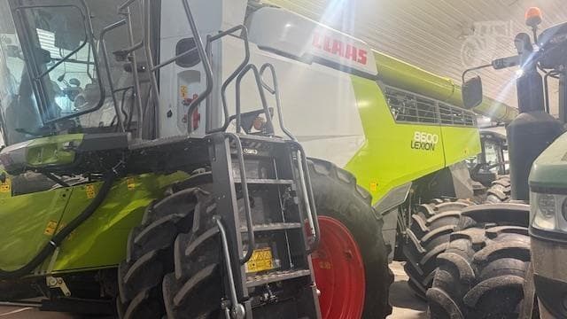 Image of CLAAS Lexion 8600 equipment image 4
