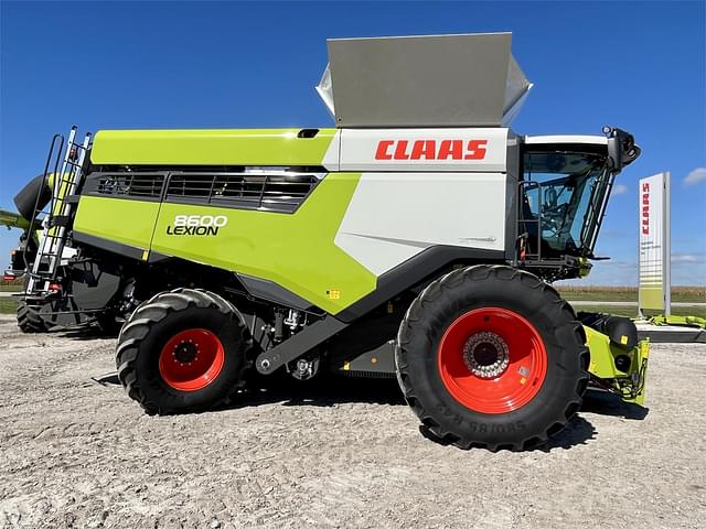 Image of CLAAS Lexion 8600 equipment image 4