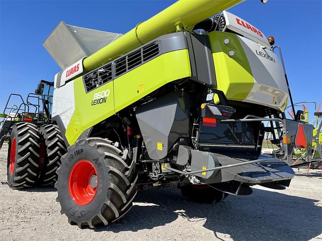 Image of CLAAS Lexion 8600 equipment image 2