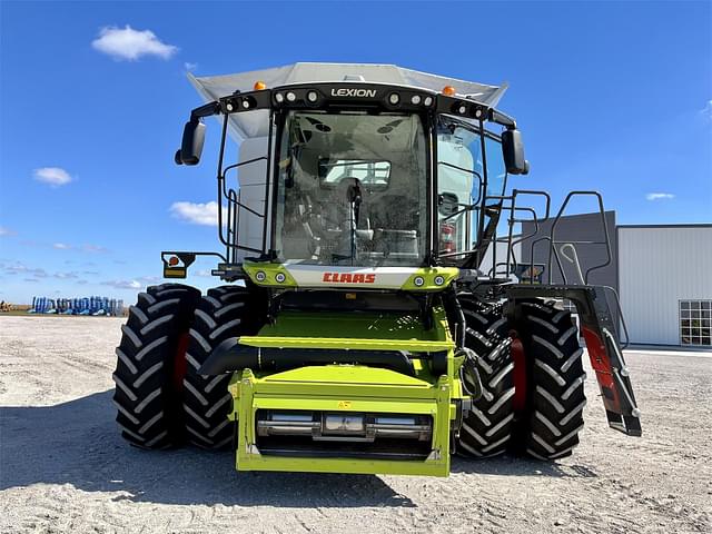 Image of CLAAS Lexion 8600 equipment image 3