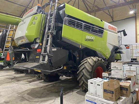 Image of CLAAS Lexion 8600TT equipment image 2