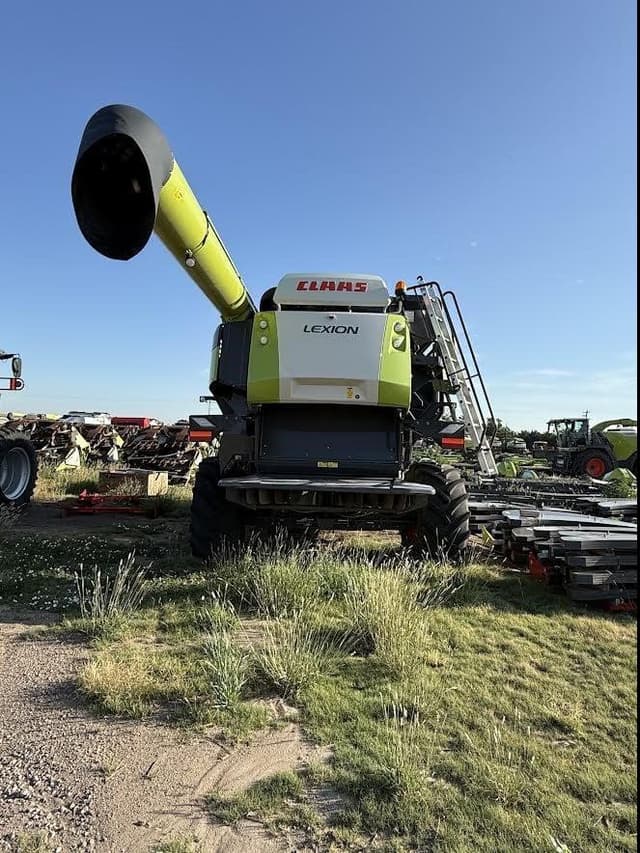 Image of CLAAS Lexion 8700 equipment image 2