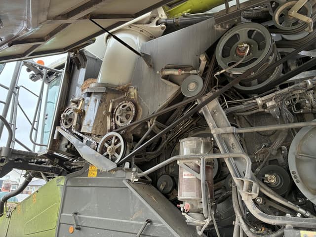 Image of CLAAS Lexion 8700TT equipment image 4