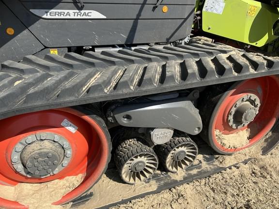 Image of CLAAS Lexion 8700TT equipment image 2
