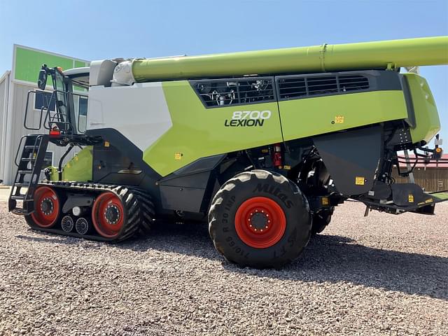 Image of CLAAS Lexion 8700TT equipment image 4