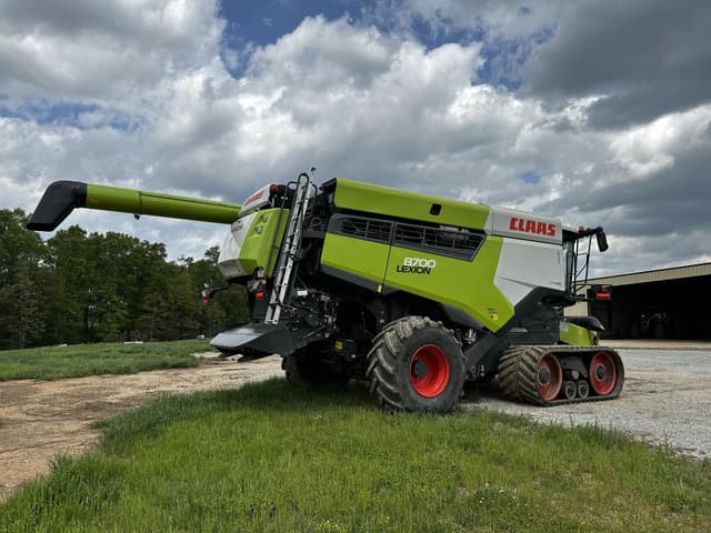 Image of CLAAS Lexion 8700TT equipment image 2