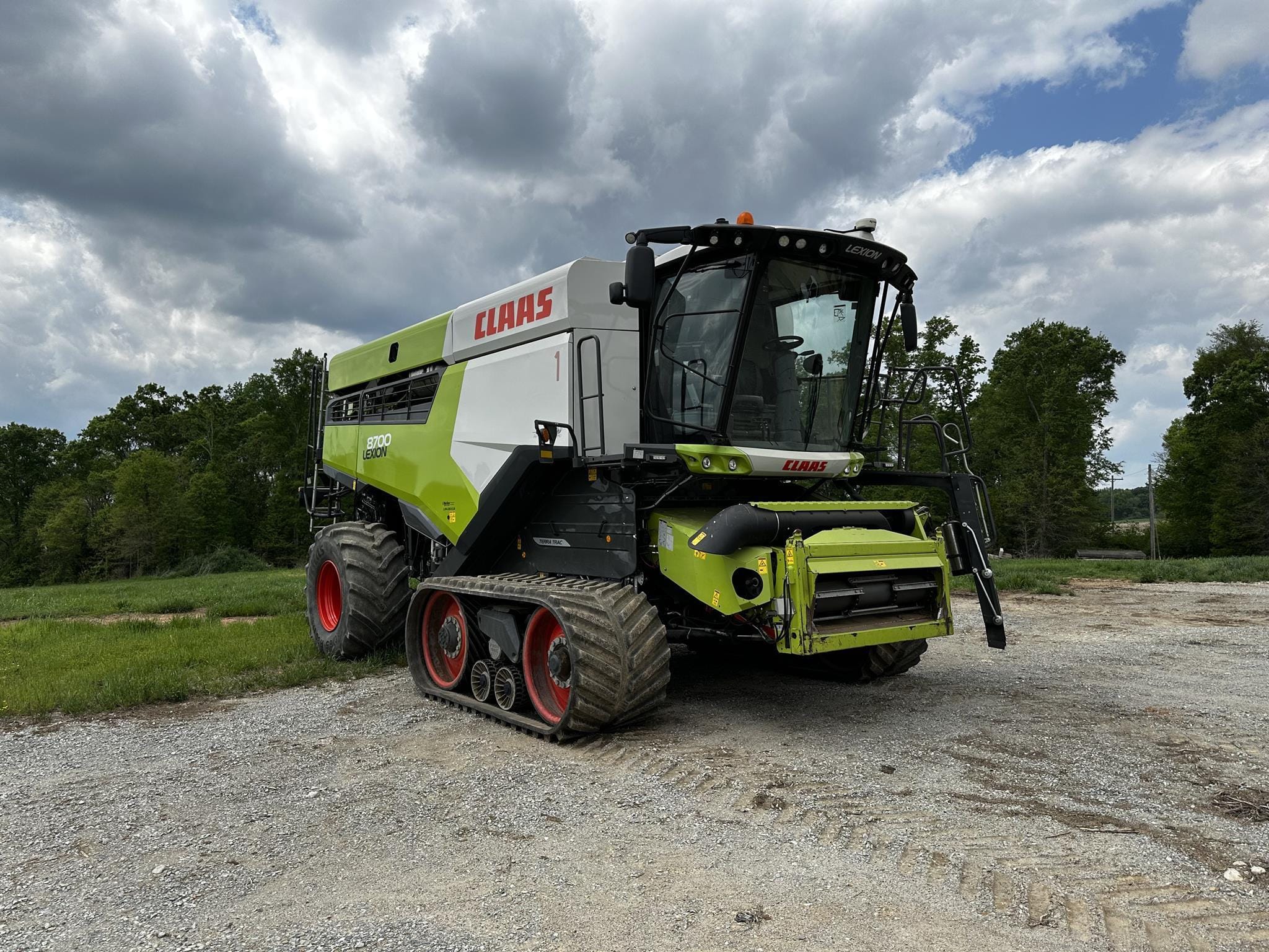 2020 CLAAS Lexion 8700TT Equipment Image0