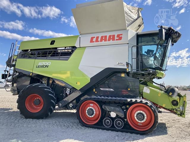 Image of CLAAS Lexion 8700TT equipment image 2