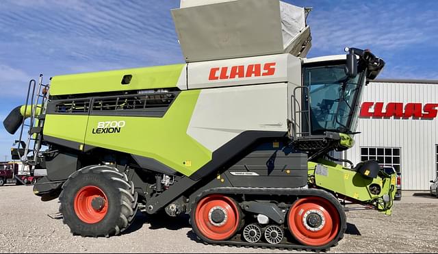 Image of CLAAS Lexion 8700TT equipment image 1