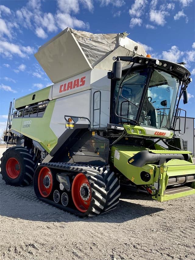 Image of CLAAS Lexion 8700TT equipment image 4