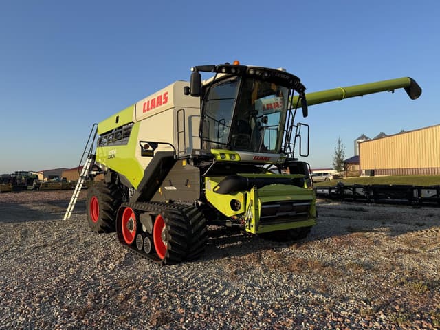 Image of CLAAS Lexion 8700TT equipment image 1