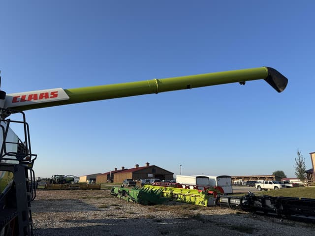Image of CLAAS Lexion 8700TT equipment image 3