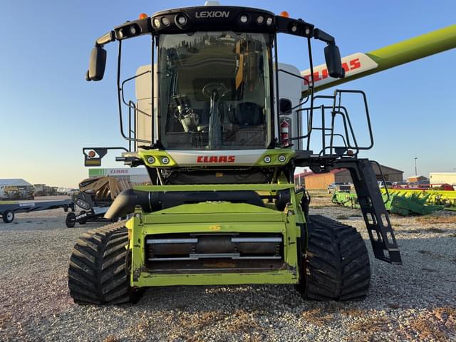 Image of CLAAS Lexion 8700TT equipment image 2