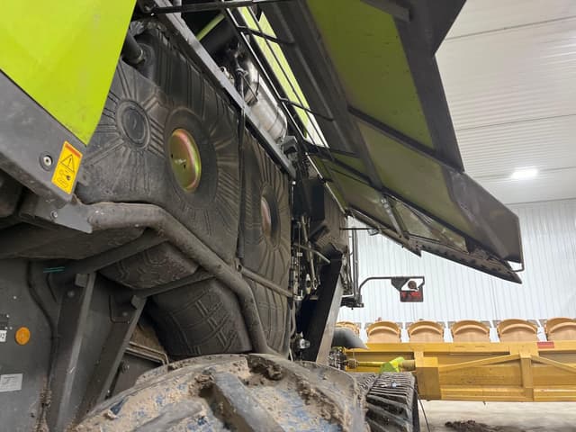Image of CLAAS Lexion 8700TT equipment image 3