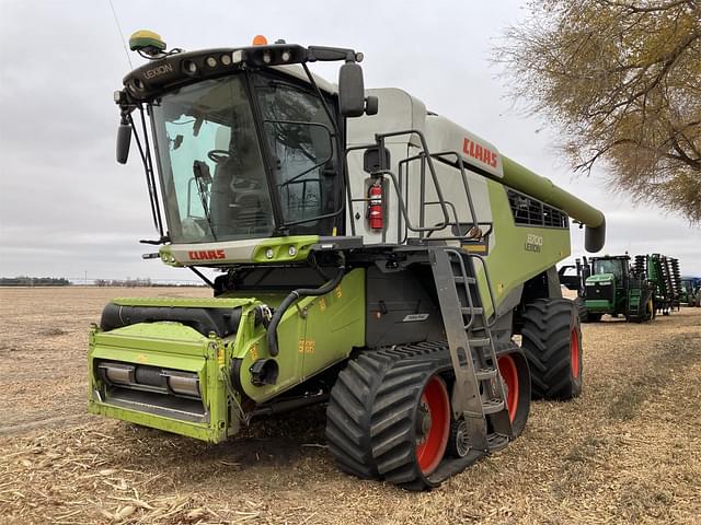 Image of CLAAS Lexion 8700TT equipment image 3