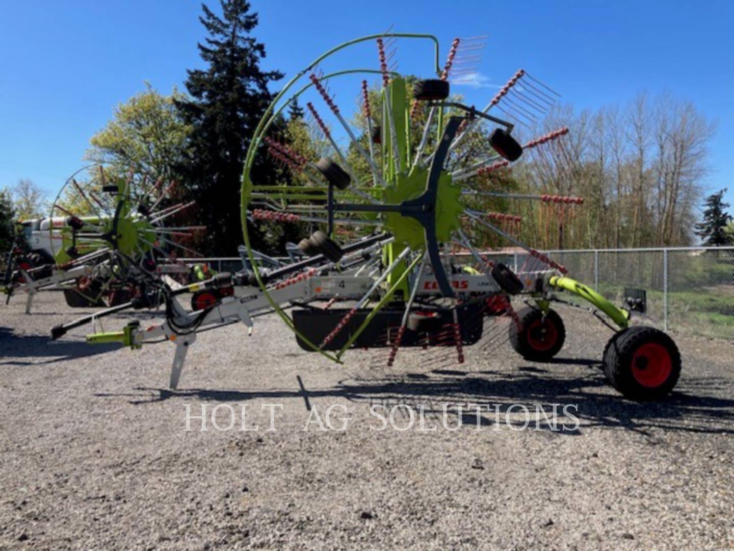 CLAAS Liner 2900 Equipment Image0