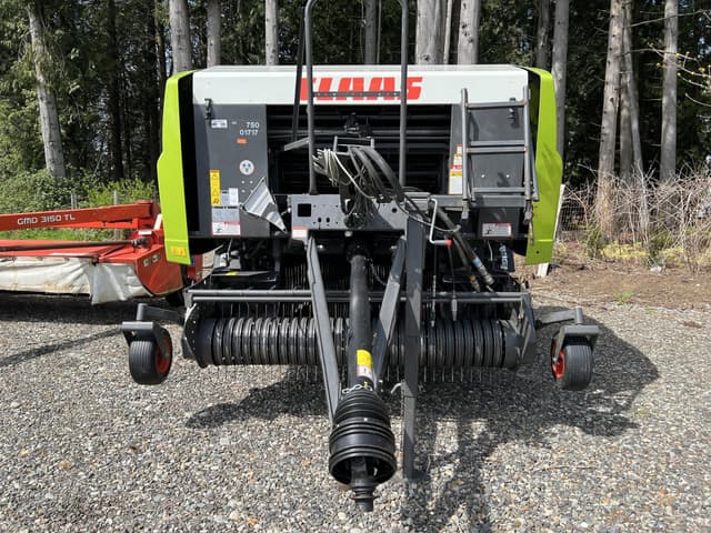 Image of CLAAS Rollant 455 equipment image 3