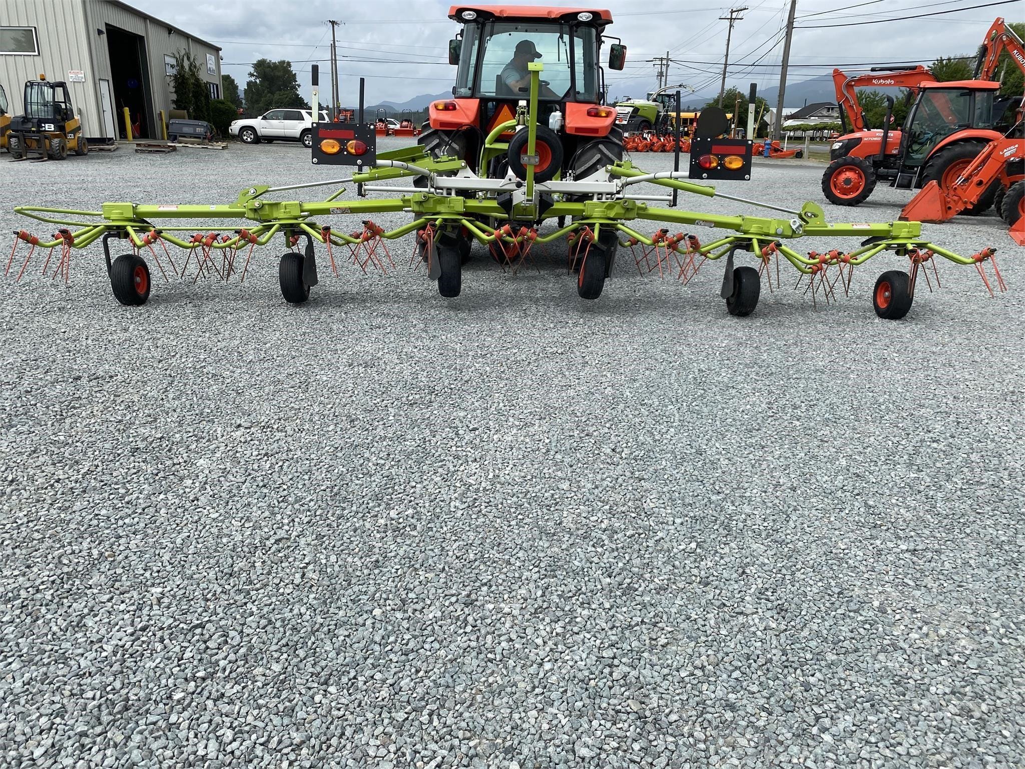 2020 CLAAS Volto 800 Equipment Image0