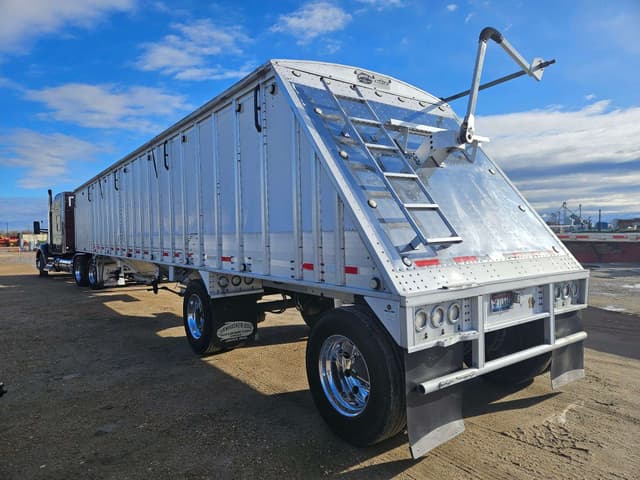 Image of Cornhusker 800 equipment image 3