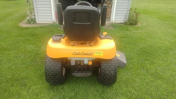 Image of Cub Cadet GTX 2100 equipment image 4