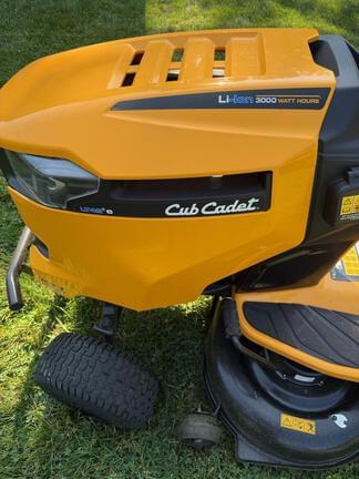 Image of Cub Cadet LT42E equipment image 3
