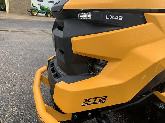 Image of Cub Cadet XT2 LX42 equipment image 2