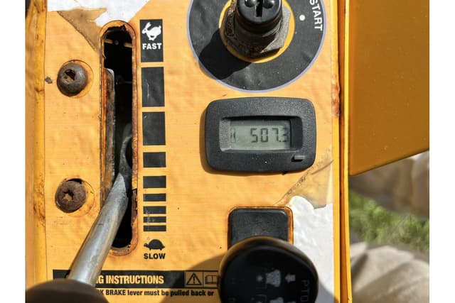 Image of Cub Cadet PRO Z900 equipment image 2