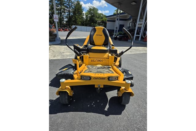 Image of Cub Cadet Ultima ZT1 equipment image 2