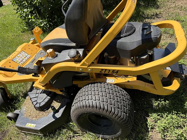 Image of Cub Cadet Ultima ZT1 equipment image 3