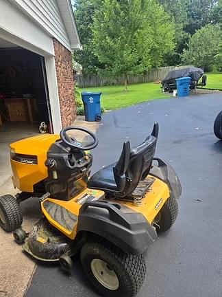 Image of Cub Cadet XT2 LX42 equipment image 4