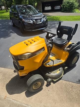 Image of Cub Cadet XT2 LX42 equipment image 2