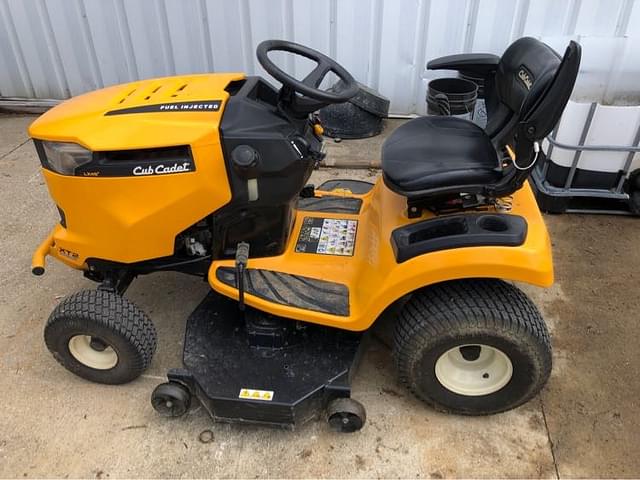 Image of Cub Cadet XT2 LX46 equipment image 2