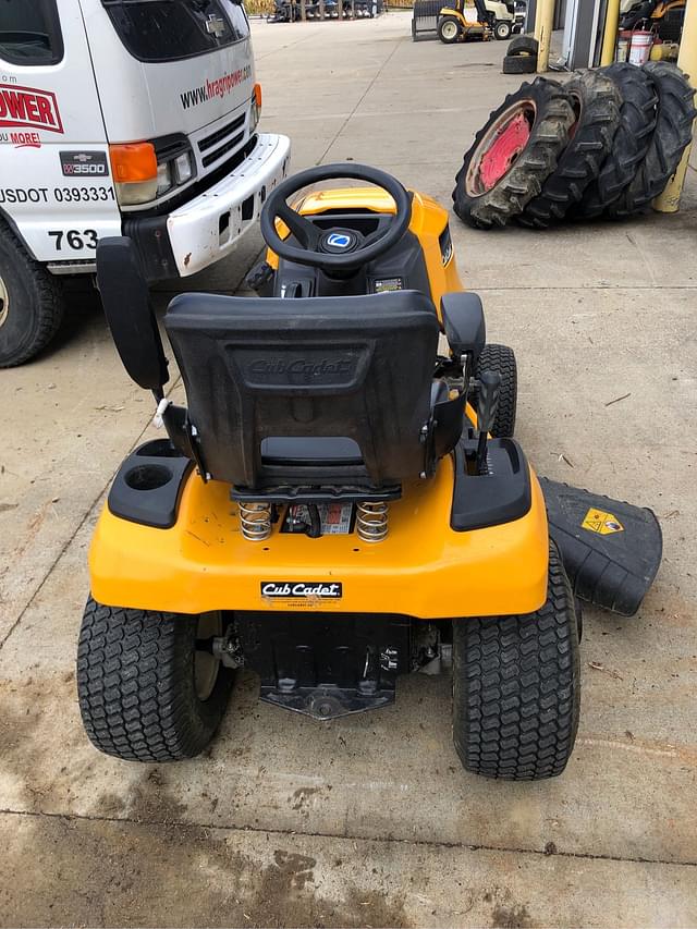 Image of Cub Cadet XT2 LX46 equipment image 1