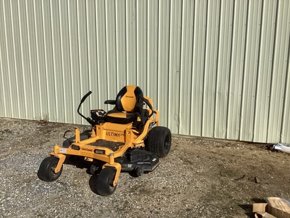 Image of Cub Cadet Ultima ZT2 equipment image 3
