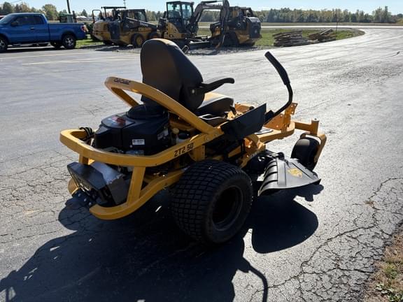 Image of Cub Cadet Ultima ZT2 equipment image 2