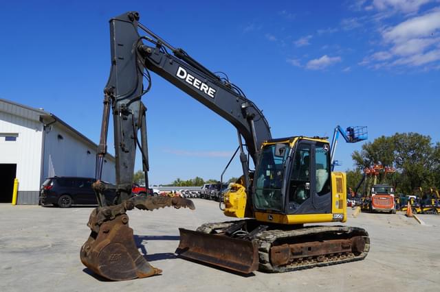 Image of John Deere 135G equipment image 2