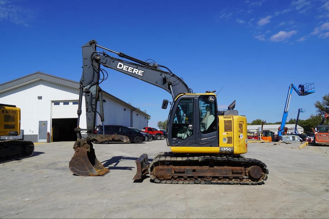 Image of John Deere 135G Primary image