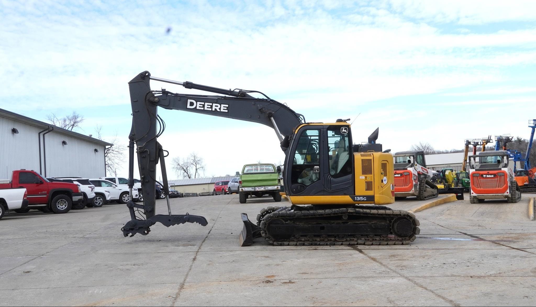 2020 John Deere 135G Equipment Image0