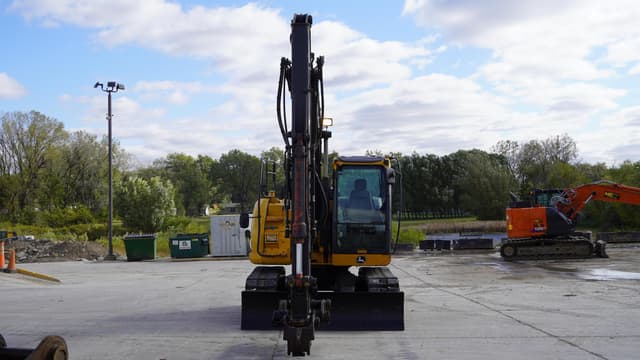 Image of John Deere 135G equipment image 2