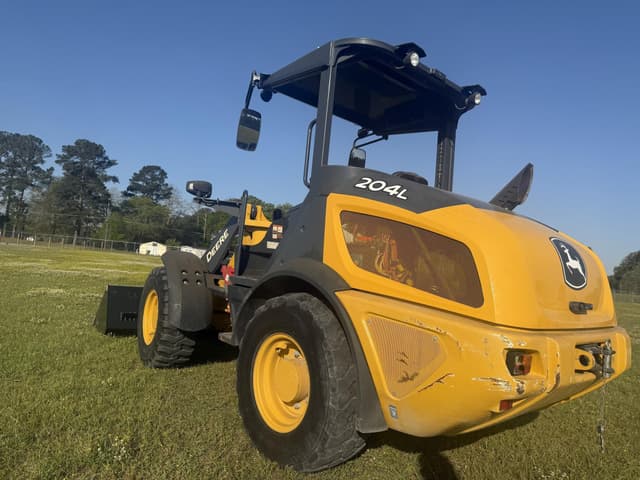 Image of John Deere 204L equipment image 1